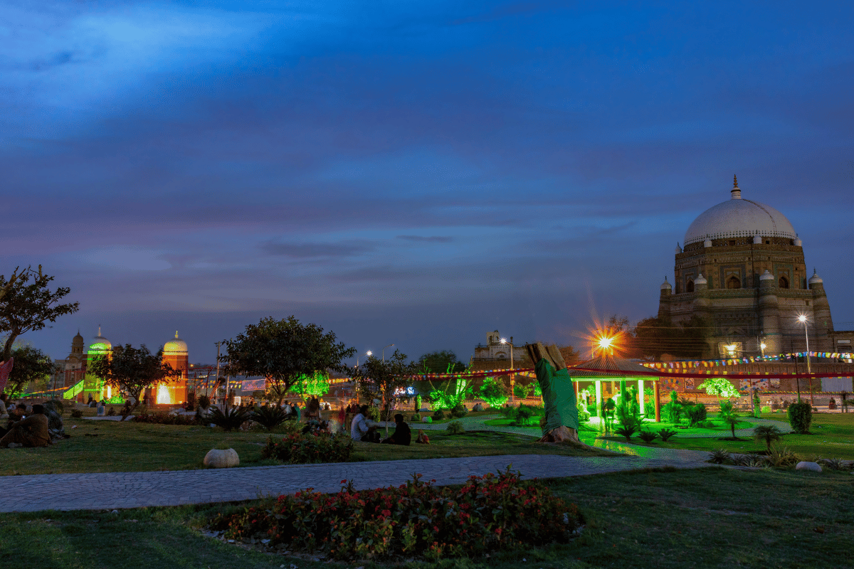 10 Famous Places to Visit in Multan for Friends and Family
